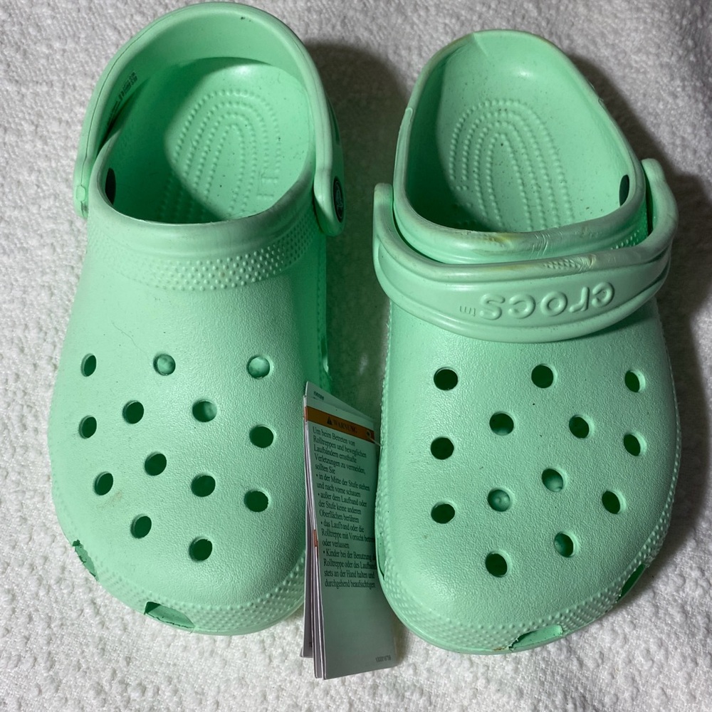 Crocs Classic Clog - Mint Green Size 7 - tags were accidentally removed